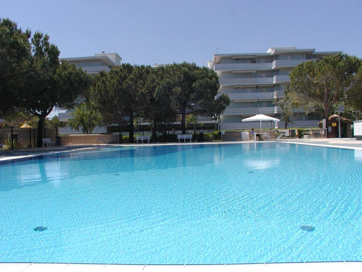 Residence Valbella Con Piscina Bibione Exterior photo